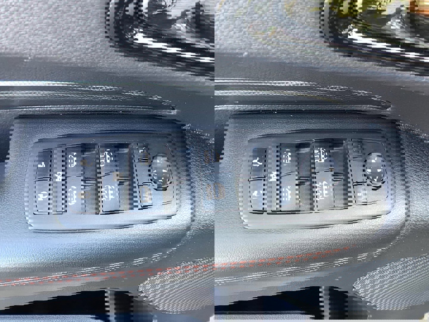 Certified 2025 Dodge Durango GT image 11