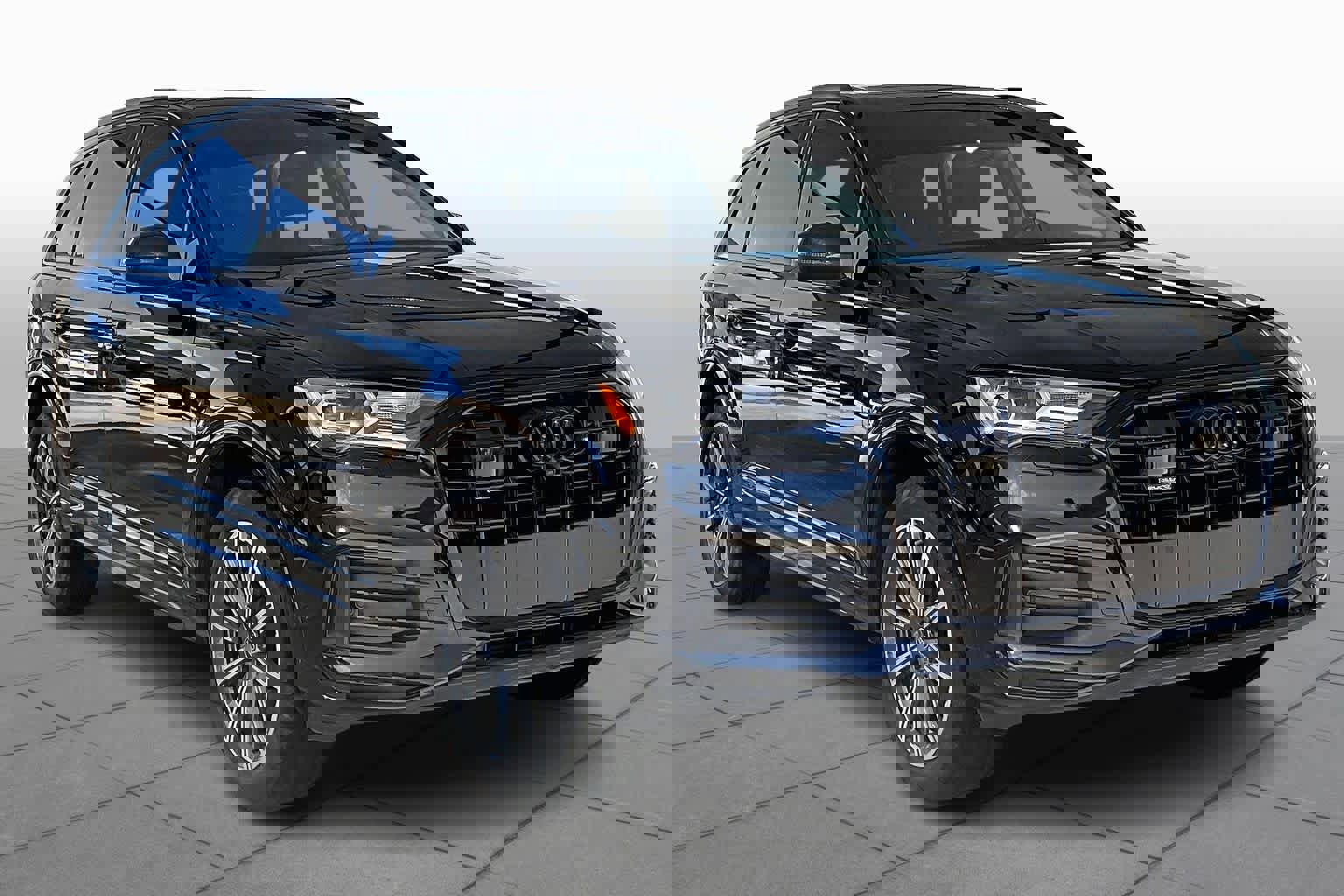 Used 2023 Audi Q7 Premium Plus image 3