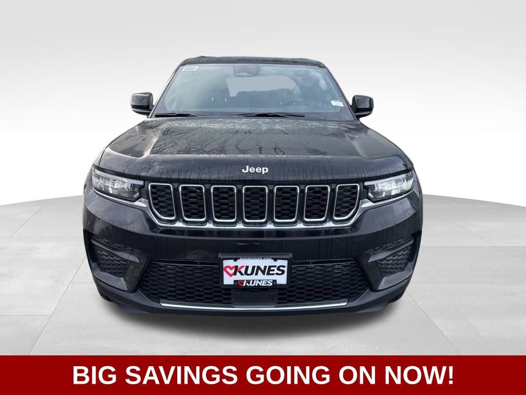 New 2025 Jeep Grand Cherokee Laredo AWD/4WD image 3