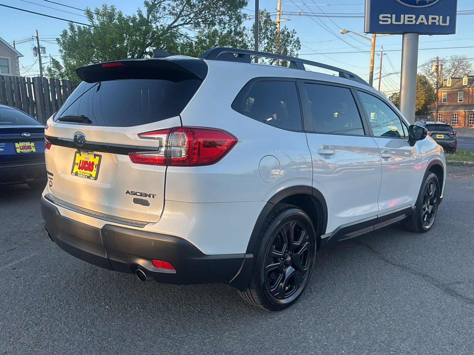 Used 2025 Subaru Ascent Bronze Edition w/ Onyx Package AWD/4WD image 4