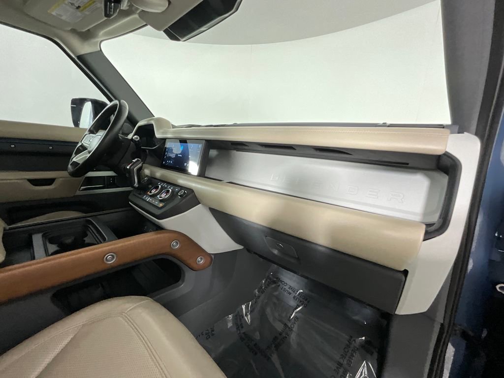 Used 2020 Land Rover Defender 110 HSE AWD/4WD image 19