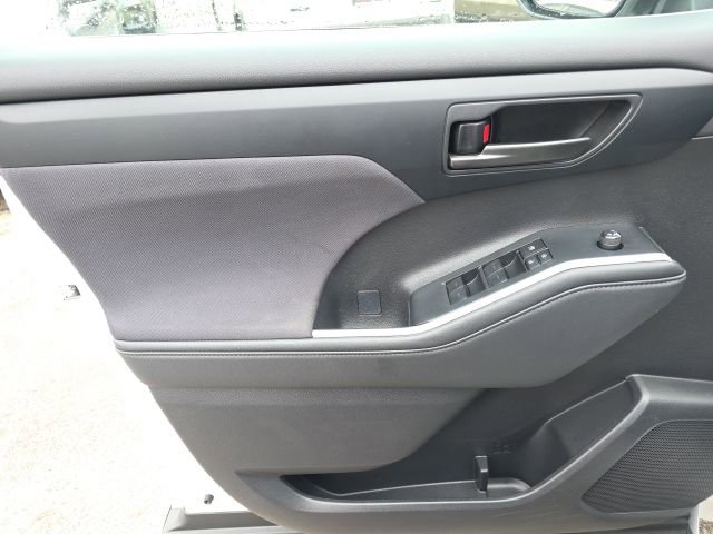 Certified 2024 Toyota Highlander LE image 14