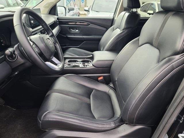 Used 2023 Honda Pilot Touring image 7
