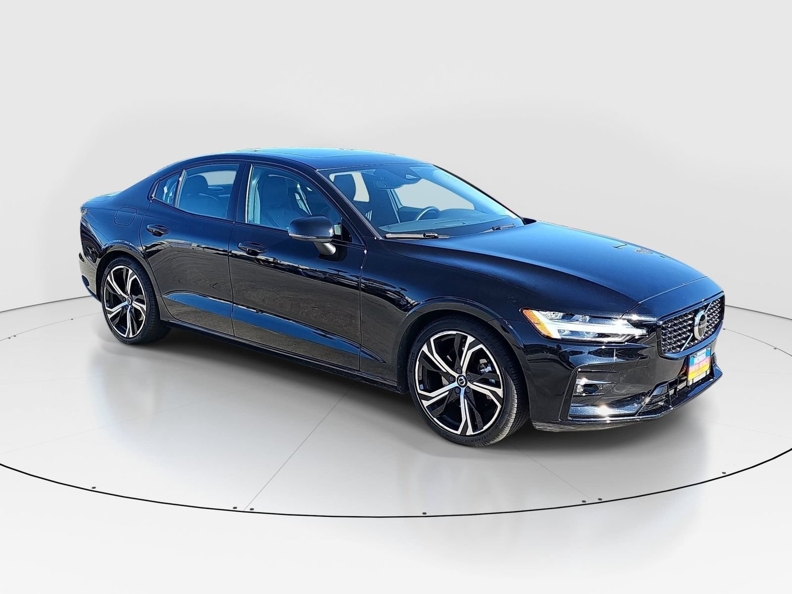 Used 2024 Volvo S60 B5 Core AWD/4WD image 3