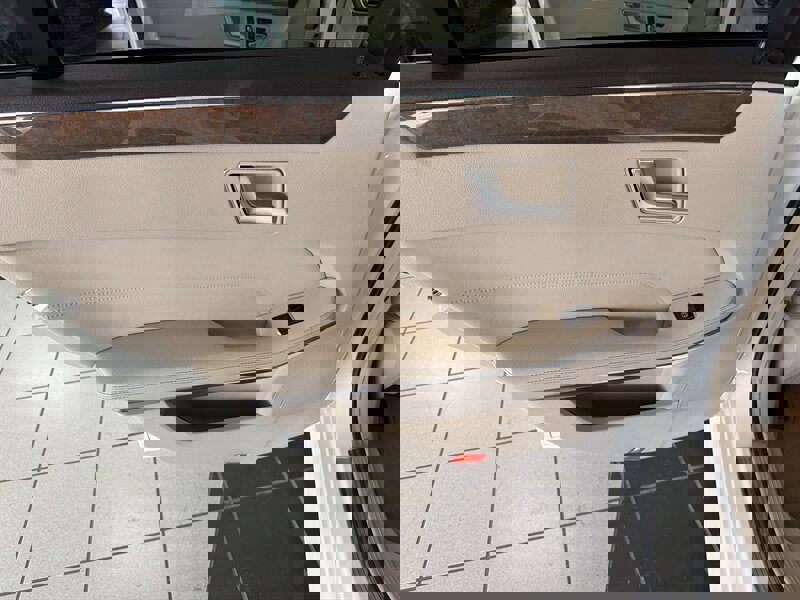 Used 2014 Mercedes-Benz E 350 4MATIC Sedan image 23