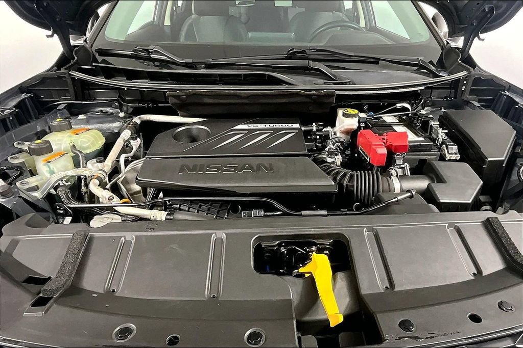 Used 2023 Nissan Rogue SV AWD/4WD image 9