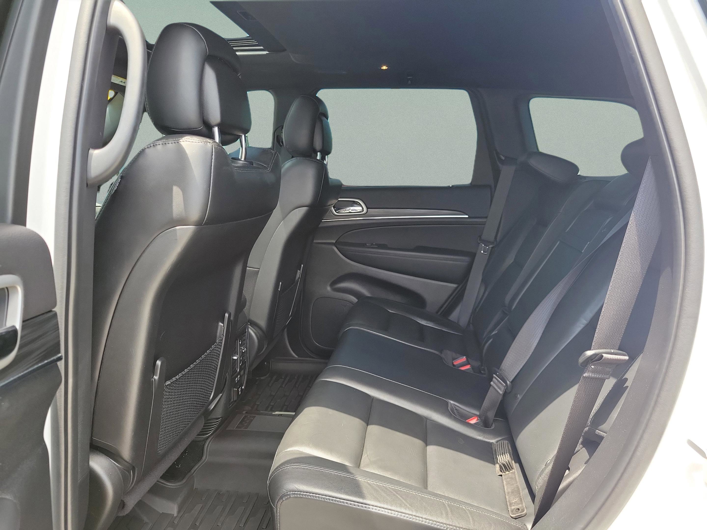 Used 2022 Jeep Grand Cherokee Limited w/ Trailer Tow Group IV image 12