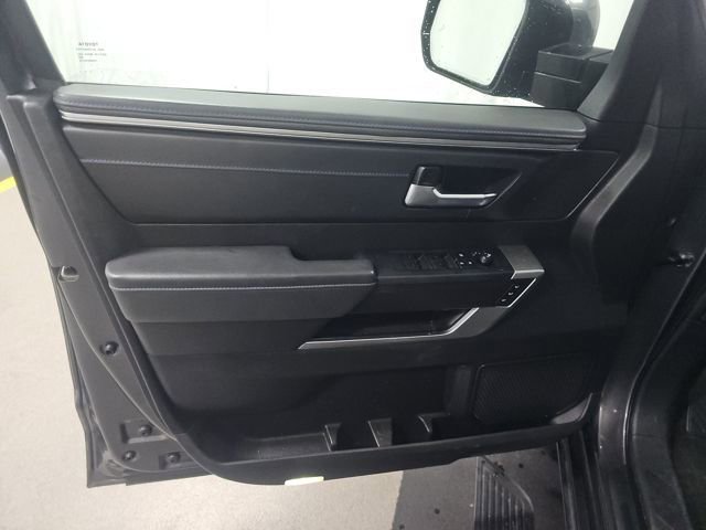 Used 2023 Toyota Sequoia Platinum image 11