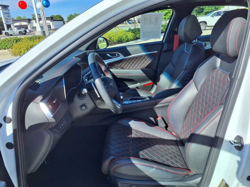 Used 2023 Genesis G70 3.3T w/ Sport Prestige Package RWD image 15