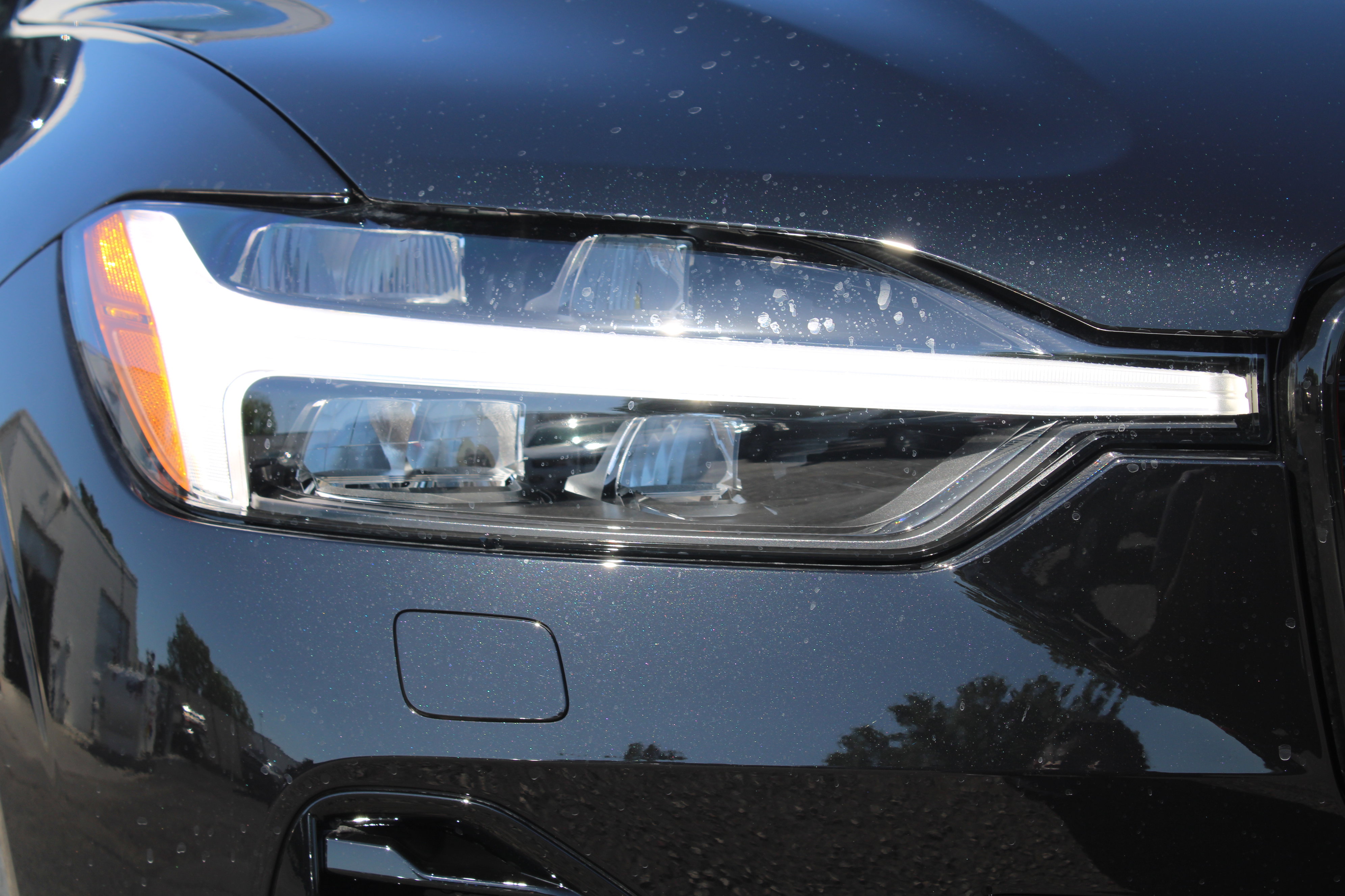 New 2025 Volvo XC60 T8 Plus w/ Protection Package Premier AWD/4WD image 48