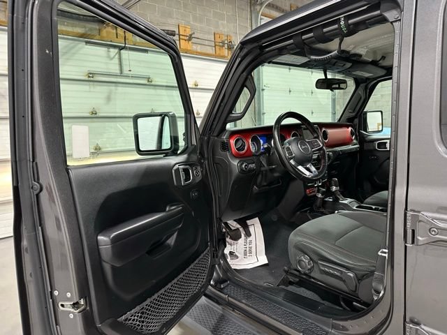 Used 2021 Jeep Wrangler Unlimited Rubicon w/ Cold Weather Group AWD/4WD image 12