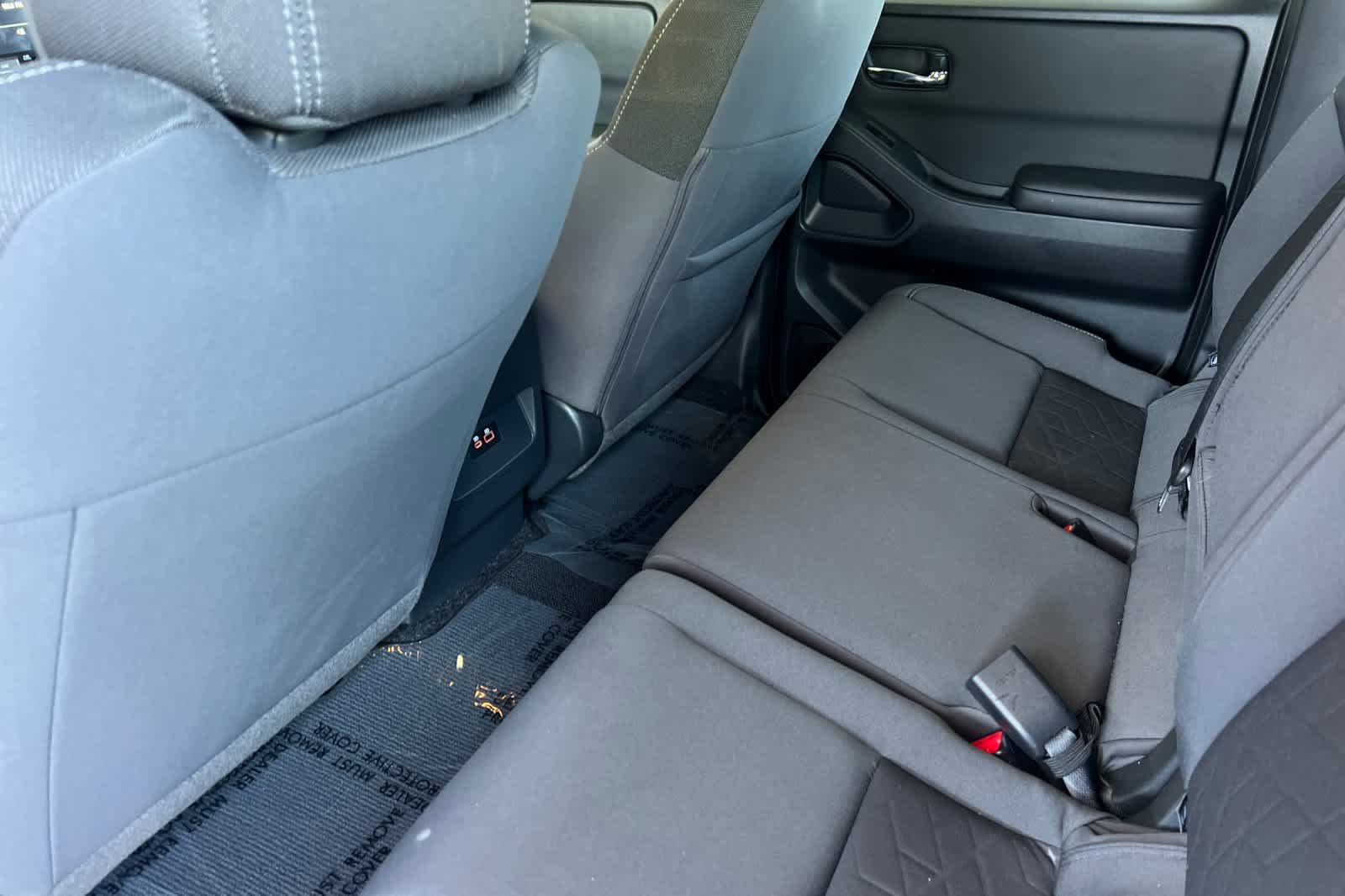 Used 2025 Nissan Frontier SV RWD image 4