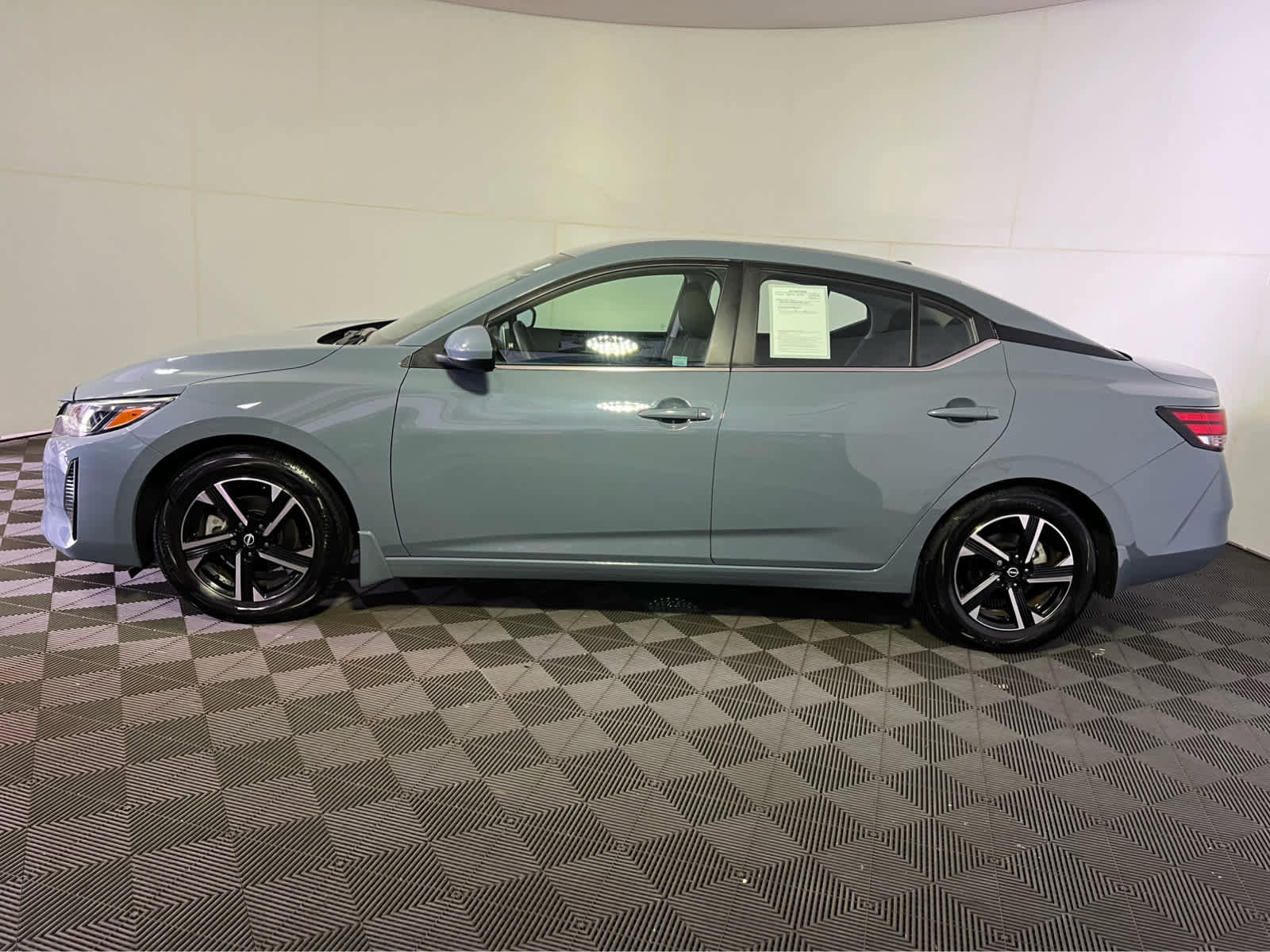 Certified 2024 Nissan Sentra SV FWD image 4