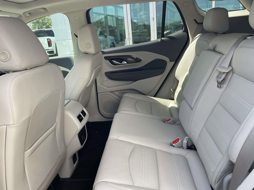 Used 2024 GMC Terrain Denali w/ Denali Premium Package image 13
