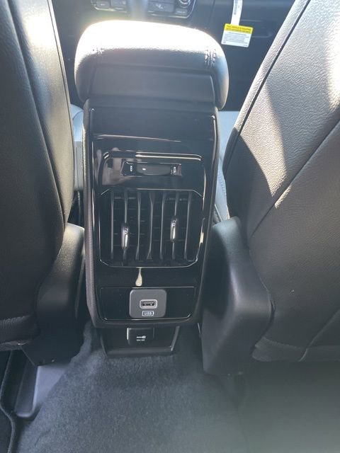 New 2025 Jeep Compass Latitude w/ Altitude Special Edition image 17