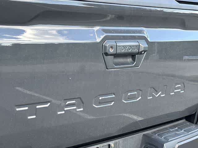 Used 2024 Toyota Tacoma SR AWD/4WD image 26