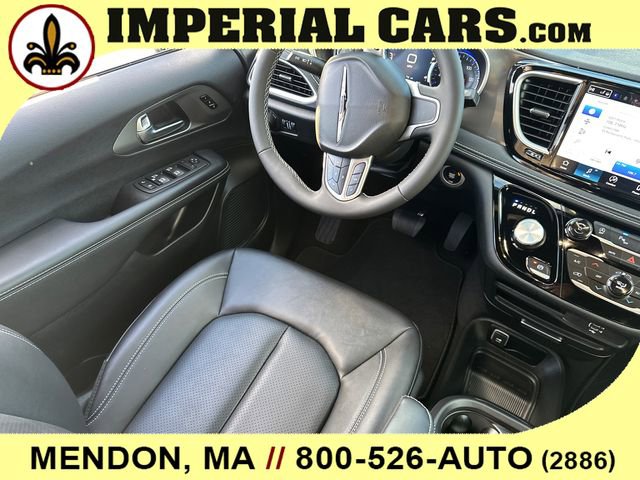 New 2026 Chrysler Pacifica Select FWD image 18
