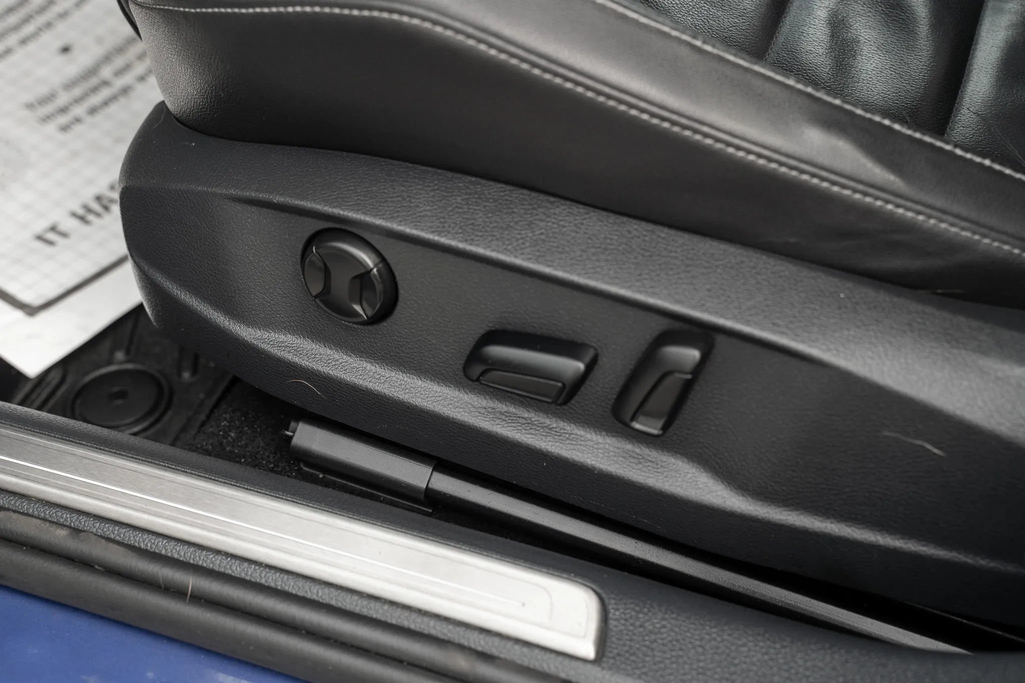 Used 2016 Volkswagen Golf R 4-Door AWD/4WD image 15