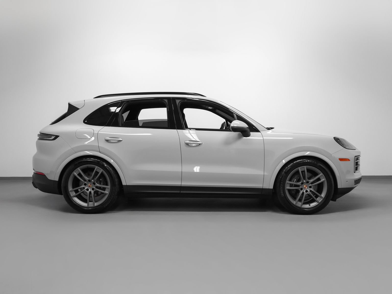 Certified 2025 Porsche Cayenne AWD/4WD image 13