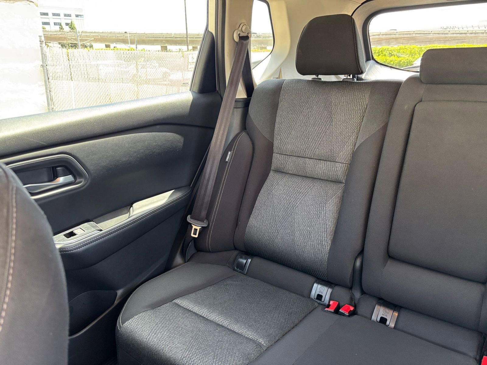 Used 2025 Nissan Rogue SV FWD image 41
