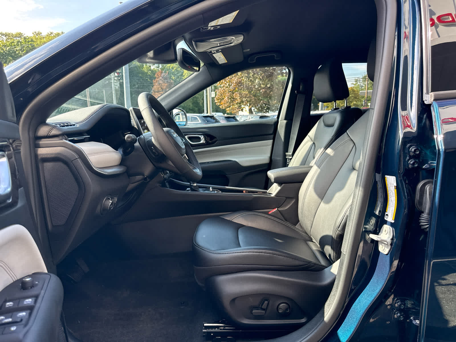 New 2026 Jeep Compass Limited AWD/4WD image 15