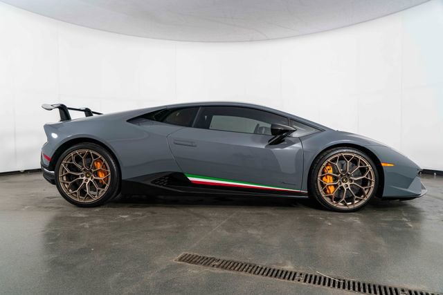 Used 2018 Lamborghini Huracan Performante image 8