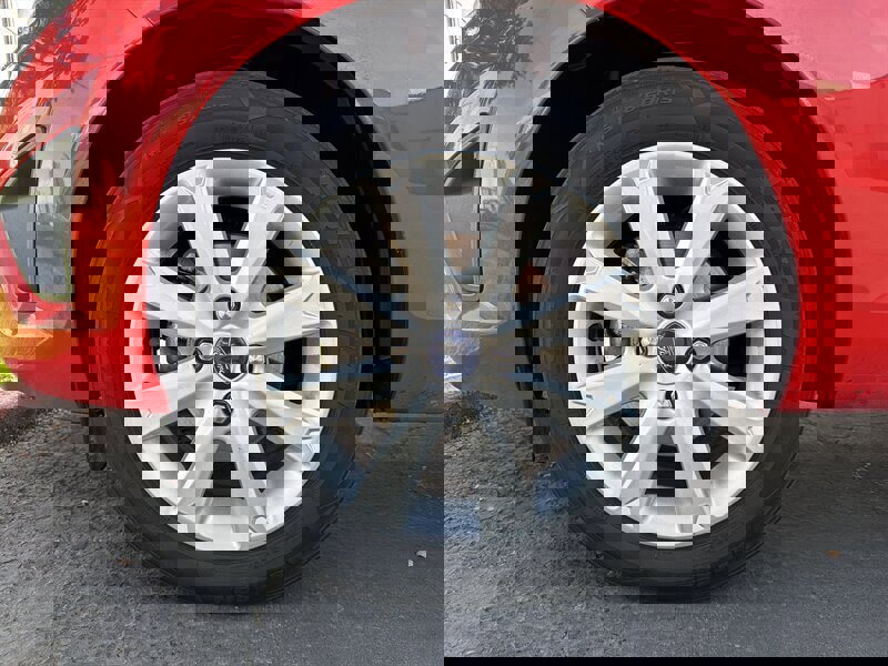 Used 2013 Ford Fiesta SE image 19