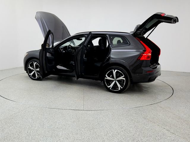 Used 2022 Volvo XC60 B6 R-Design w/ Advanced Package image 12