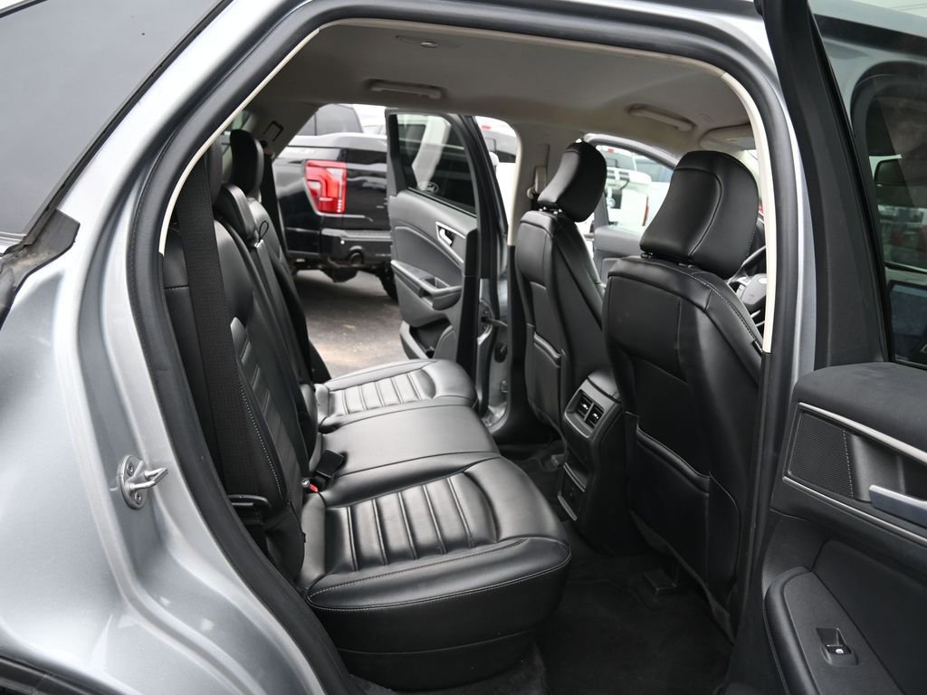 Used 2023 Ford Edge SEL image 43