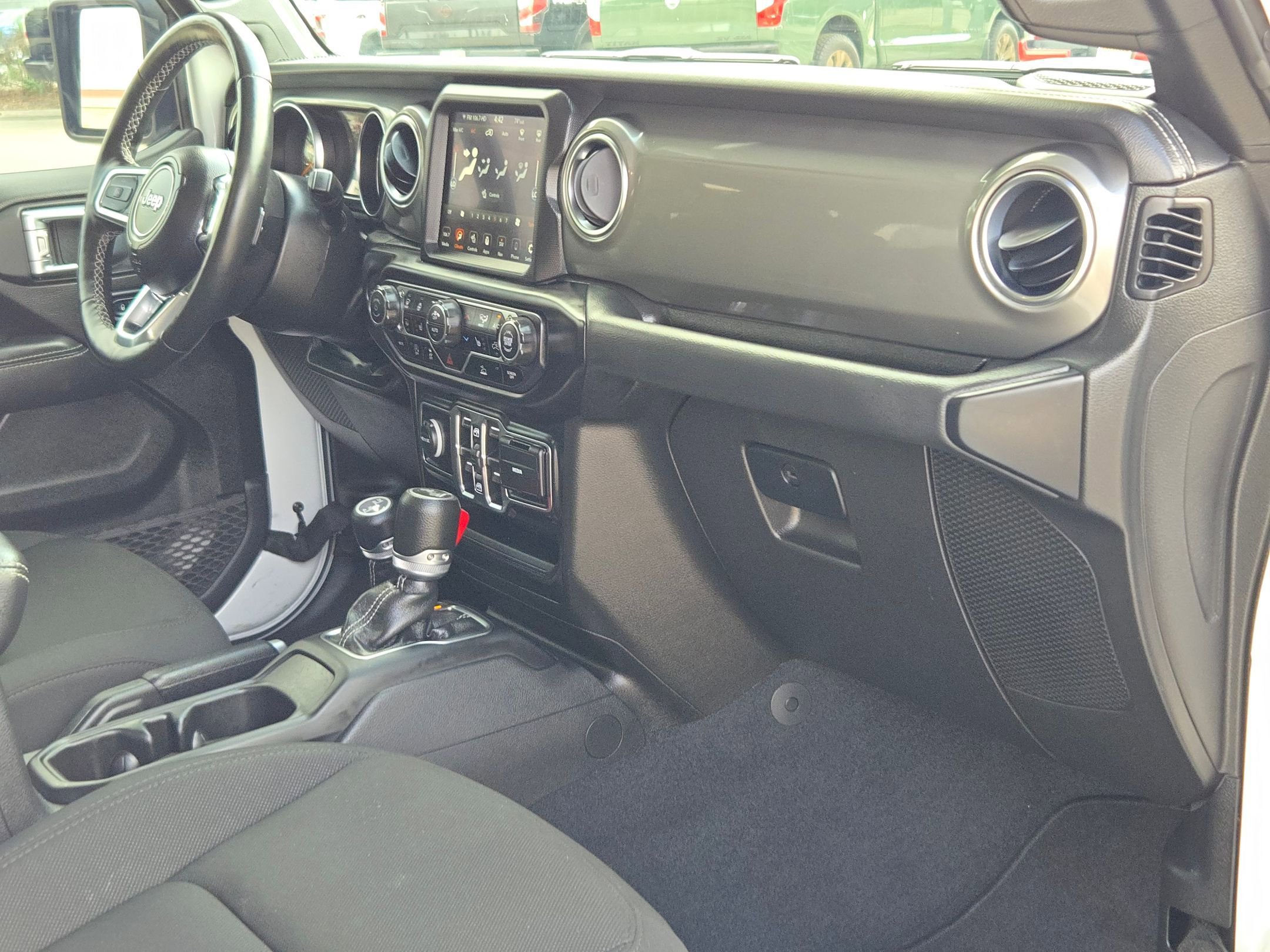 Used 2022 Jeep Wrangler Unlimited Sahara w/ Cold Weather Group image 29