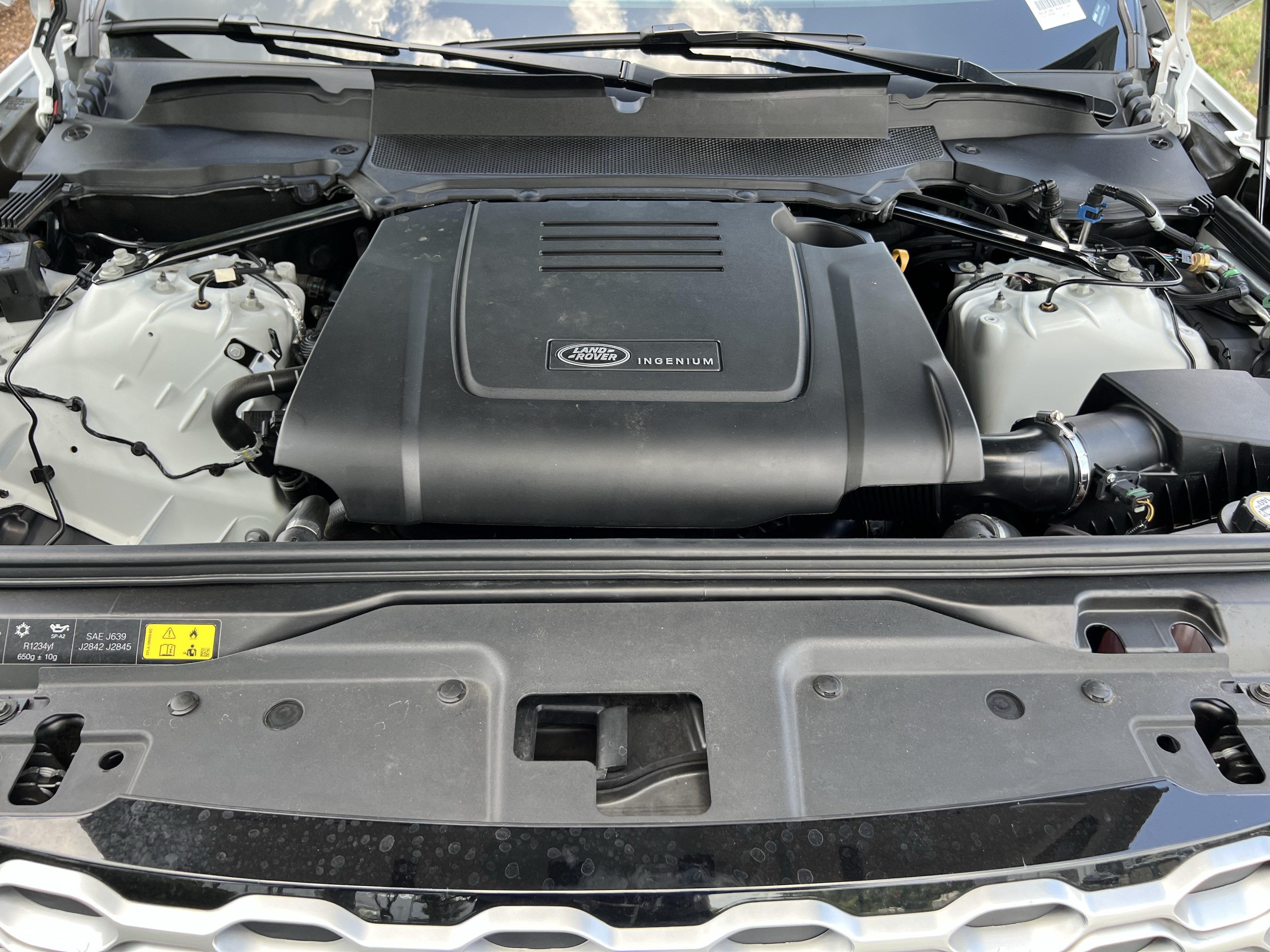 Used 2024 Land Rover Discovery S AWD/4WD image 36