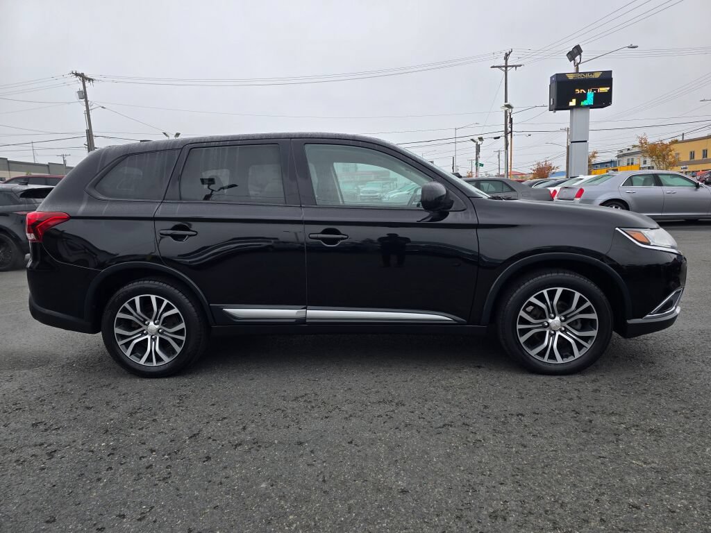 Used 2018 Mitsubishi Outlander ES FWD image 5