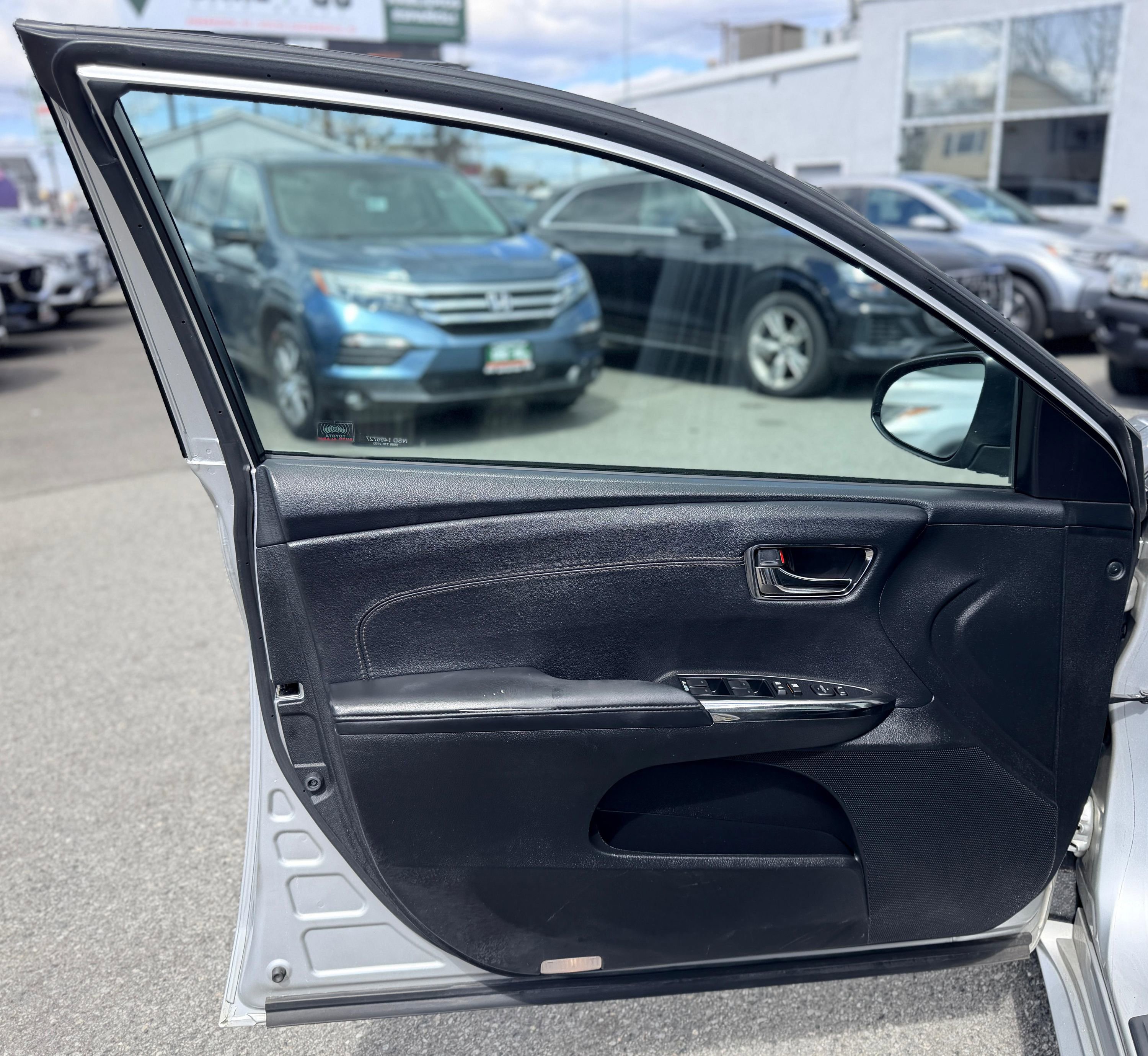 Used 2014 Toyota Avalon XLE Premium FWD image 16