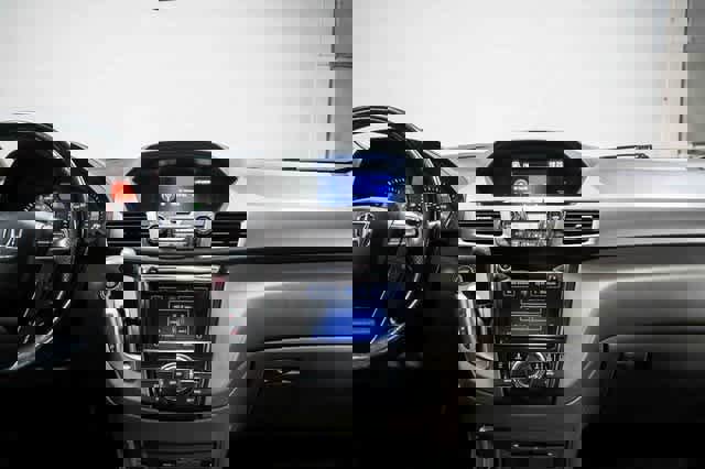 Used 2016 Honda Odyssey Touring Elite image 13