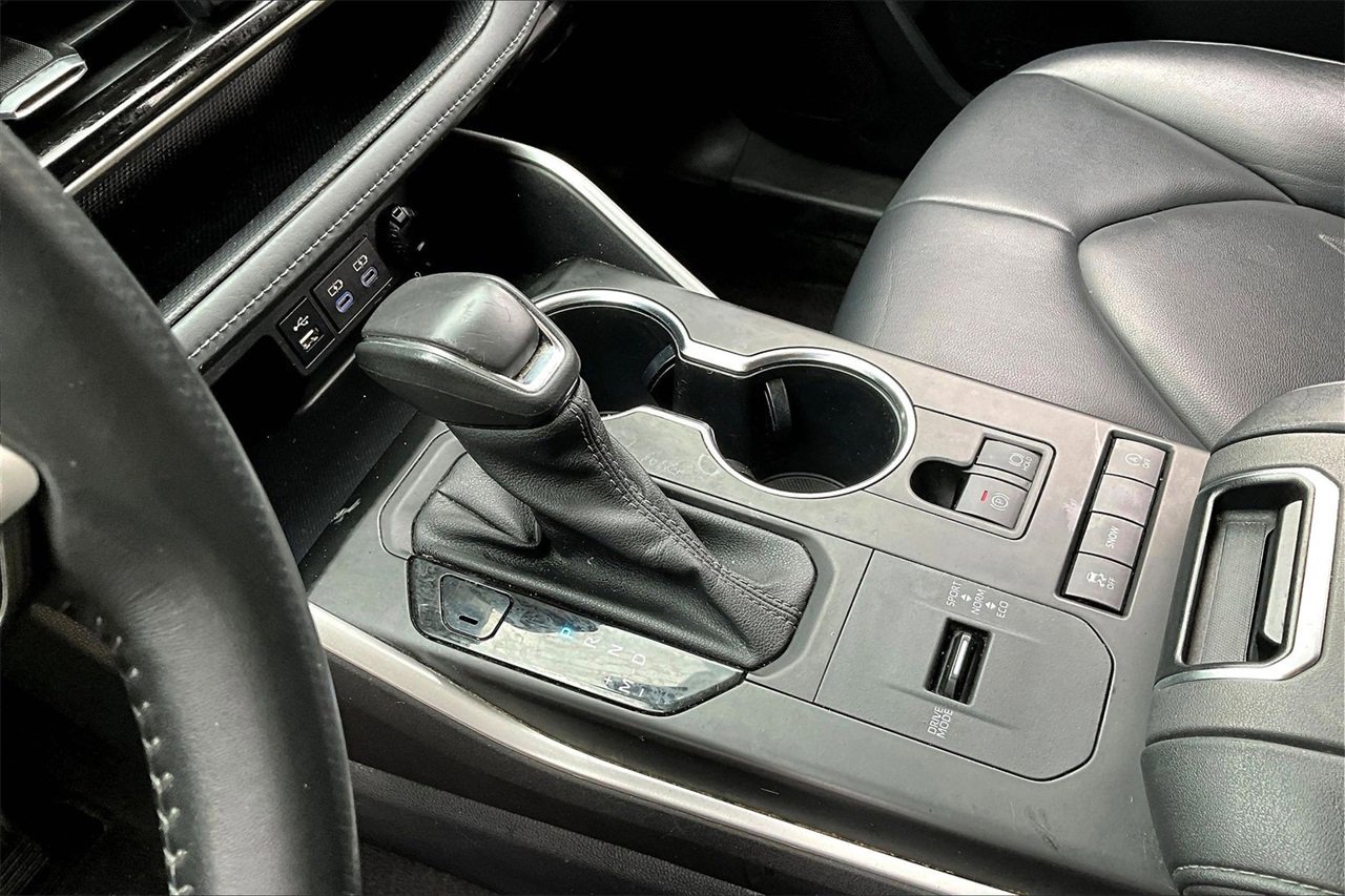 Used 2022 Toyota Highlander XLE image 15