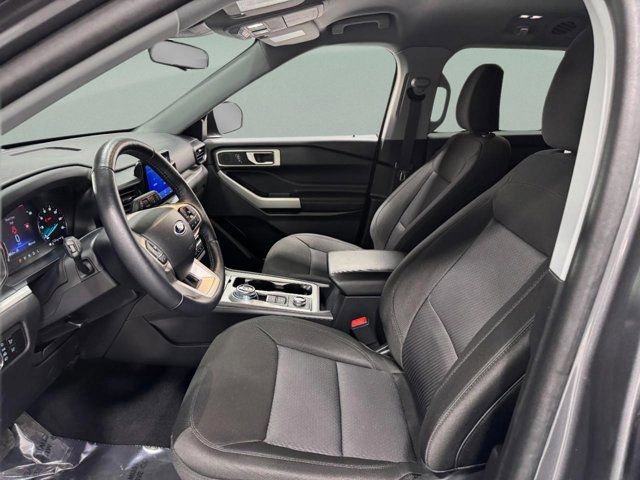 Used 2023 Ford Explorer XLT image 25