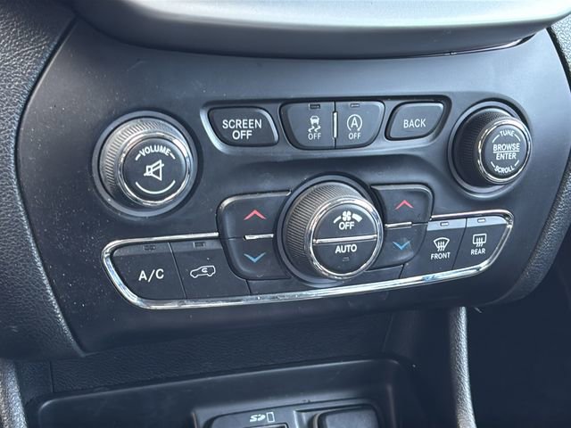 Used 2018 Jeep Cherokee Overland w/ Technology Group image 28