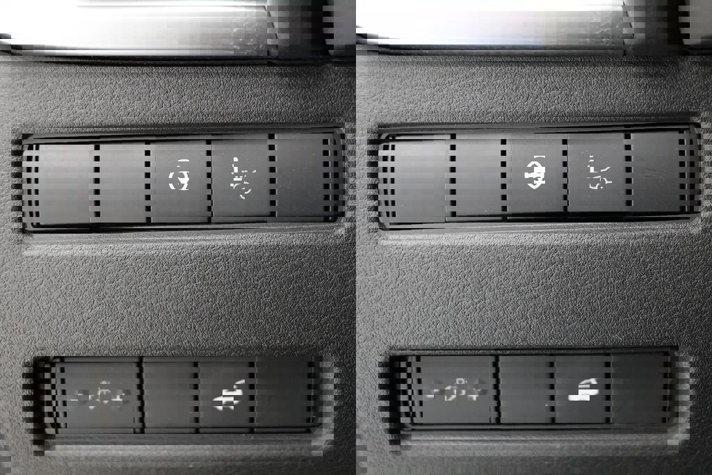 Used 2023 Nissan Rogue Platinum w/ Platinum Premium Package image 31