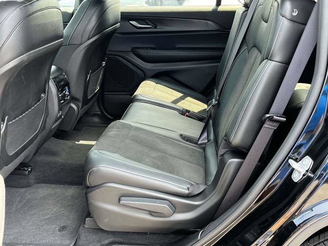 Used 2025 Jeep Grand Cherokee L Altitude AWD/4WD image 16