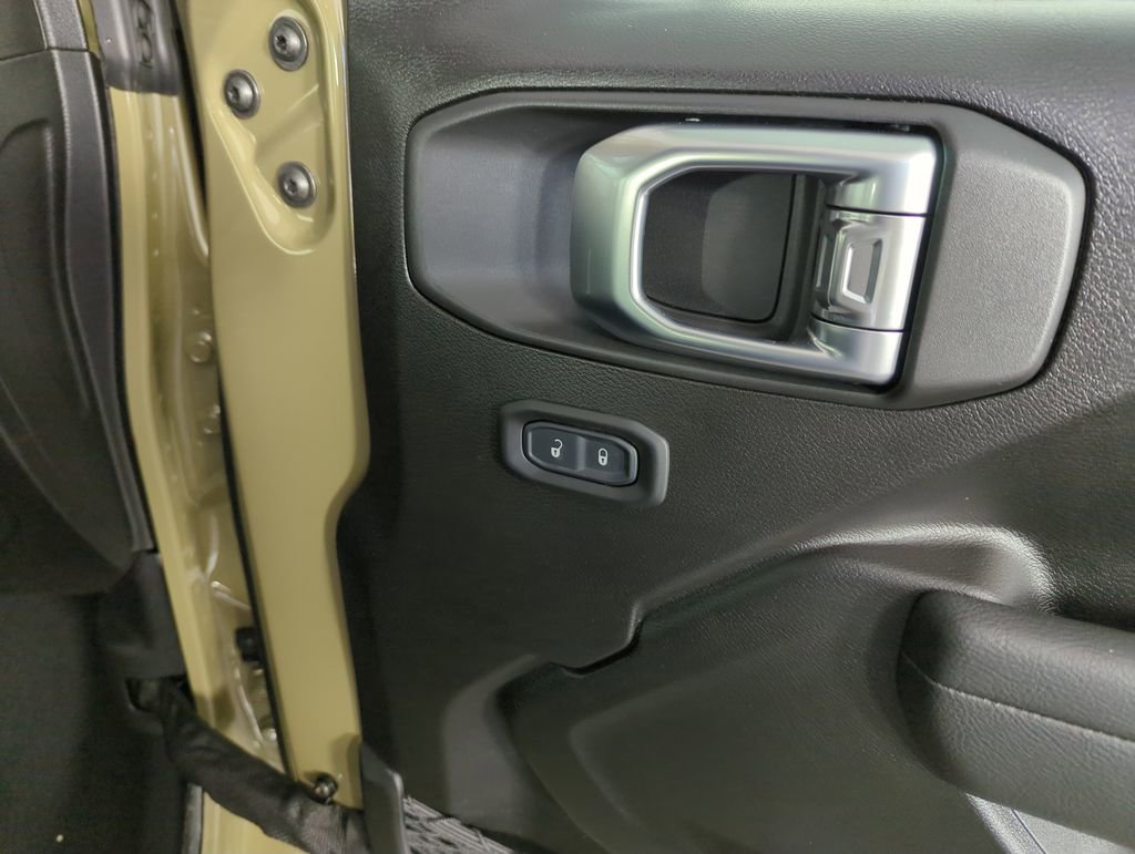 New 2026 Jeep Gladiator Sport AWD/4WD image 32