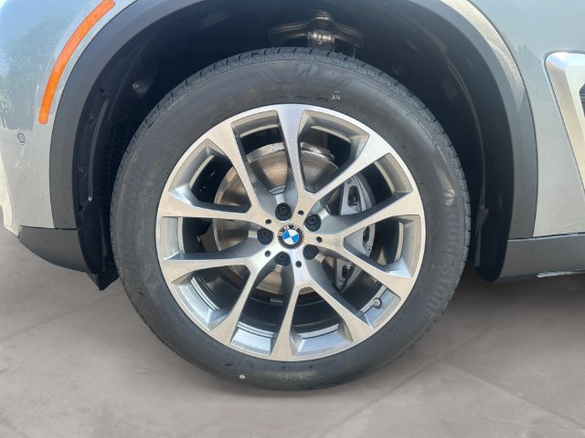New 2026 BMW X5 xDrive40i w/ Premium Package AWD/4WD image 14