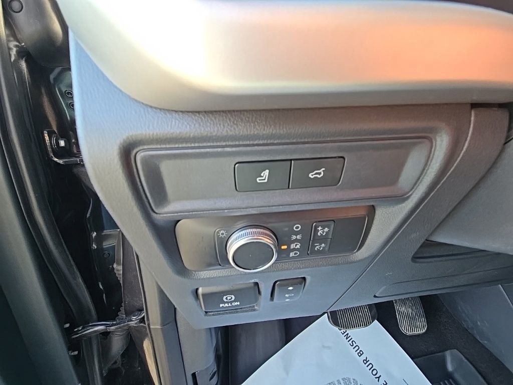 Used 2022 Ford Expedition XLT image 18