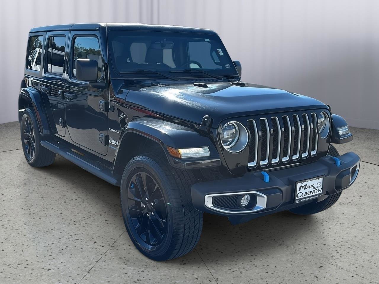 Used 2023 Jeep Wrangler Sahara image 7