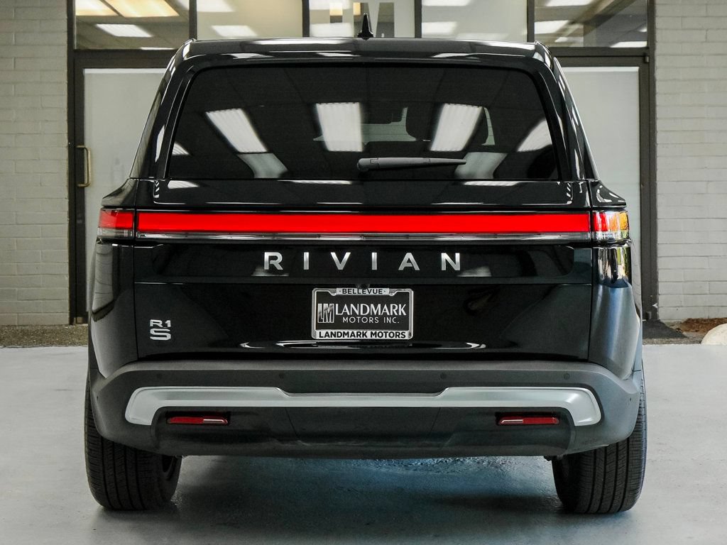 Used 2025 Rivian R1S Adventure AWD/4WD image 29