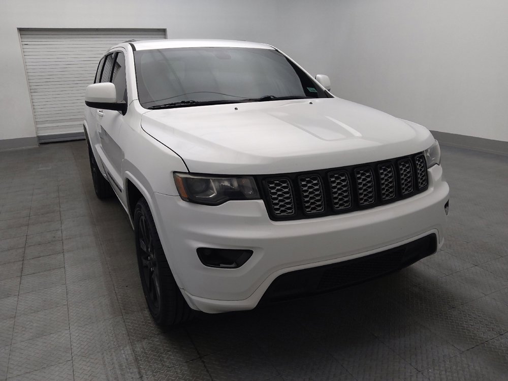 Used 2019 Jeep Grand Cherokee Altitude image 14