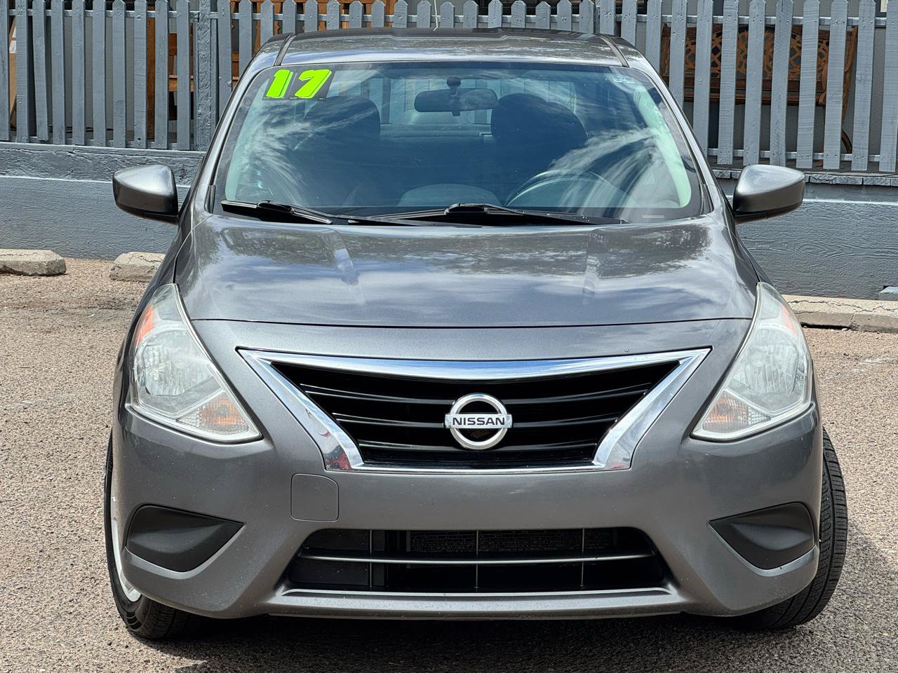 Used 2017 Nissan Versa S FWD image 3