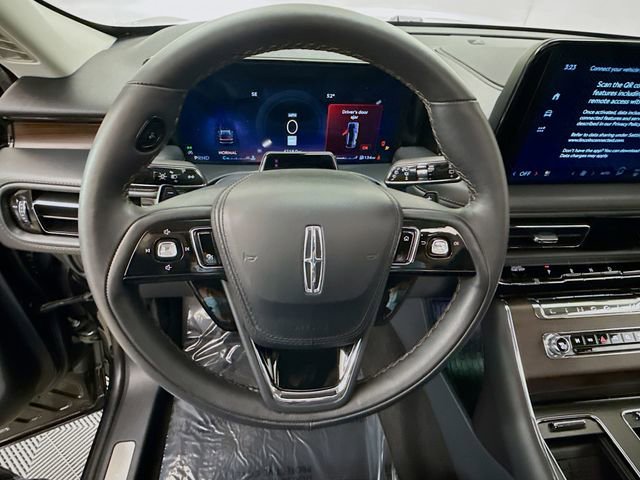 Used 2025 Lincoln Aviator Reserve AWD/4WD image 11