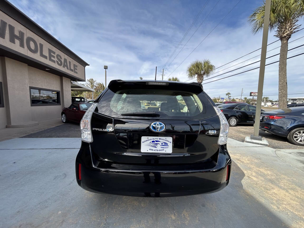 Used 2014 Toyota Prius V Two FWD image 4