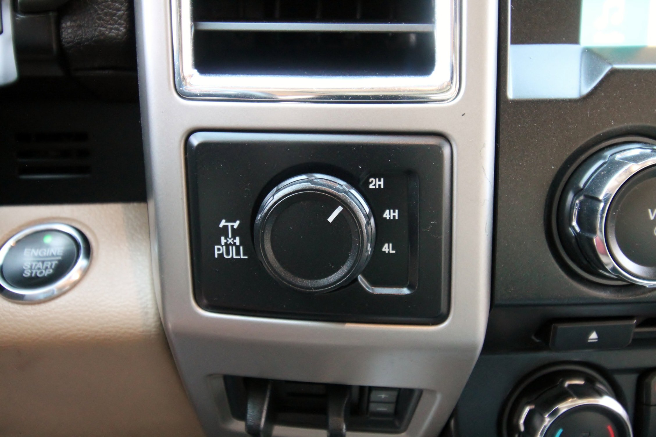 Used 2018 Ford F250 Lariat w/ Lariat Ultimate Package image 34