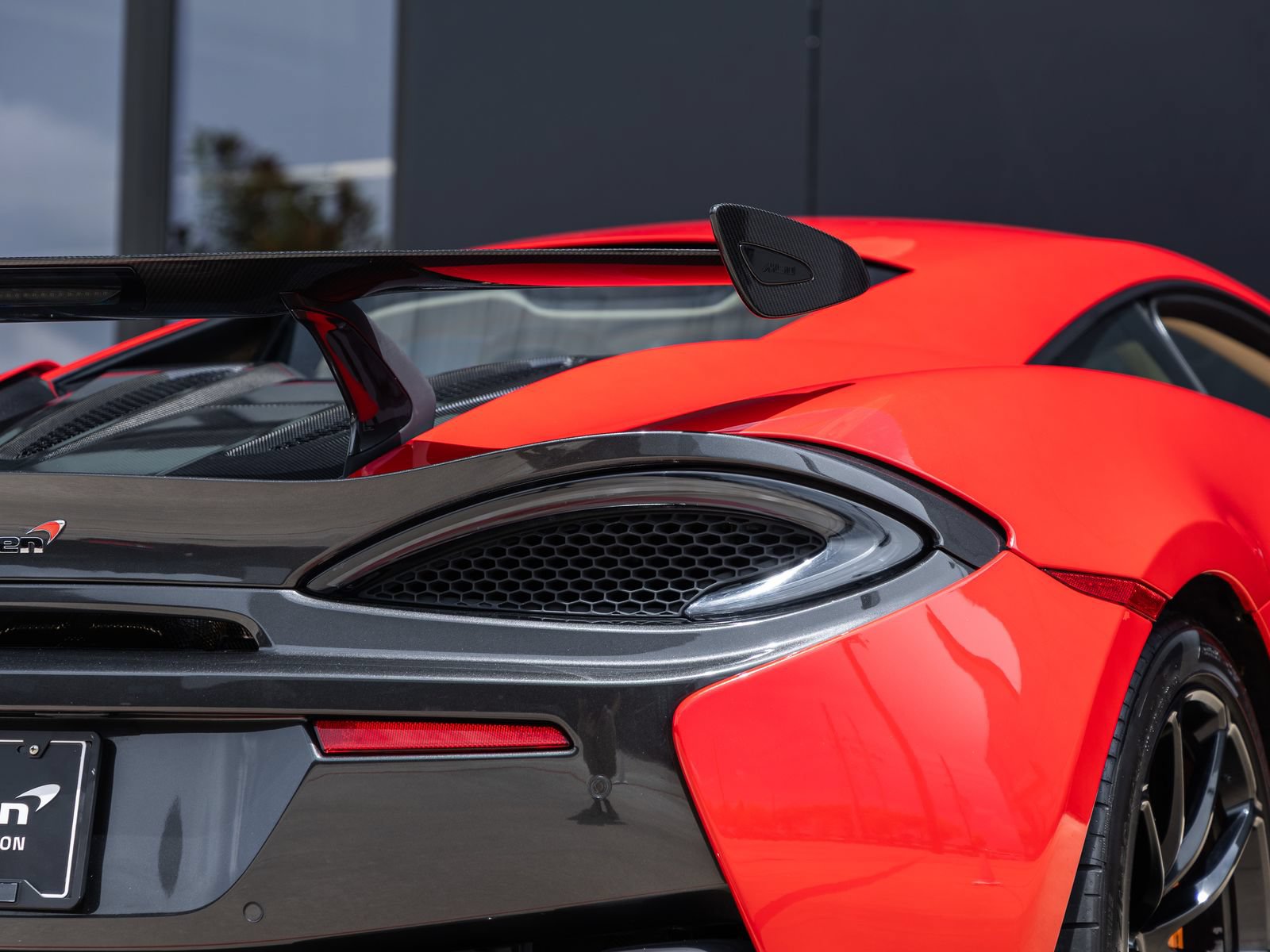 Used 2016 McLaren 570S Coupe RWD image 19
